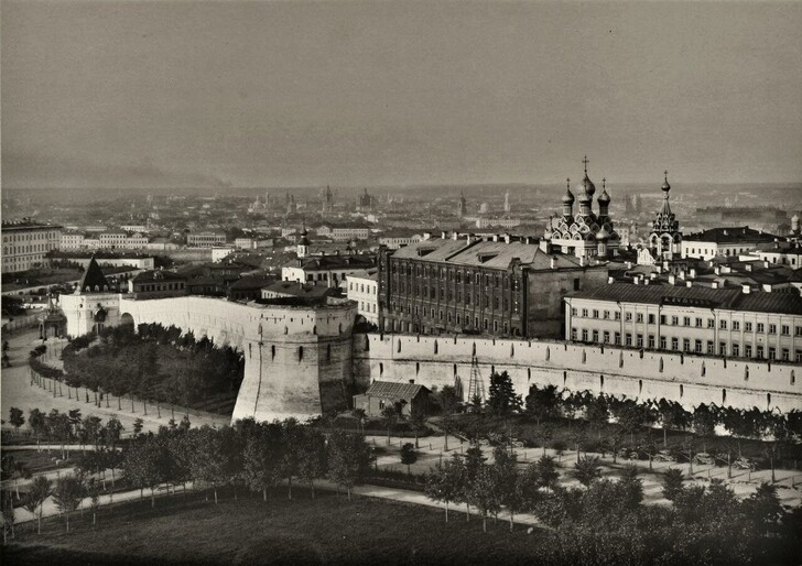 Китайгородская стена на старой фотографии 