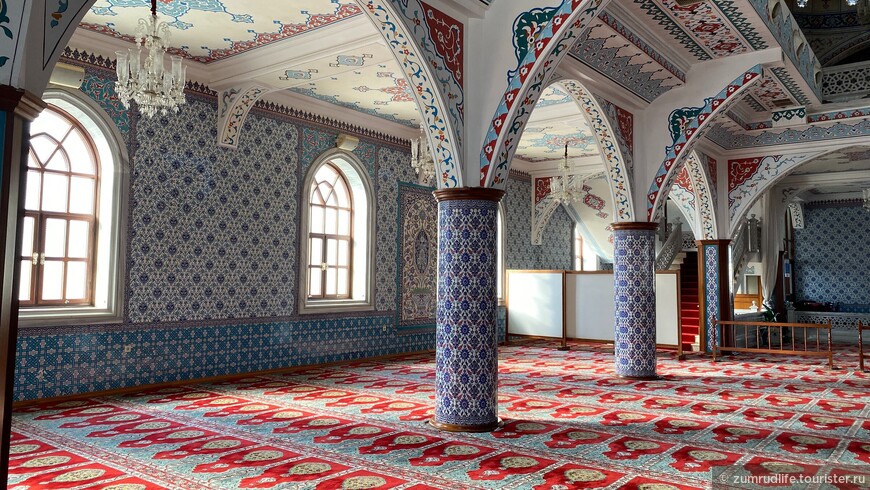 Колонны в Мечети Merkez Külliye Camii в Манавгате
