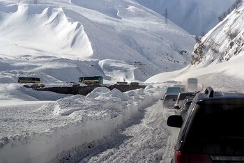 Пункт пропуска Верхний Ларс закрылся из-за снегопадов