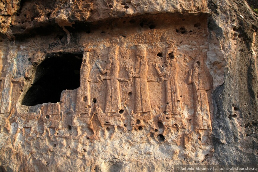 Фото из интернета. Пещера Халамата.