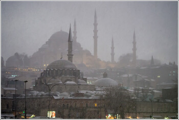 Авиакомпания Pegasus Airlines отменила 200 рейсов из-за снегопада в Стамбуле