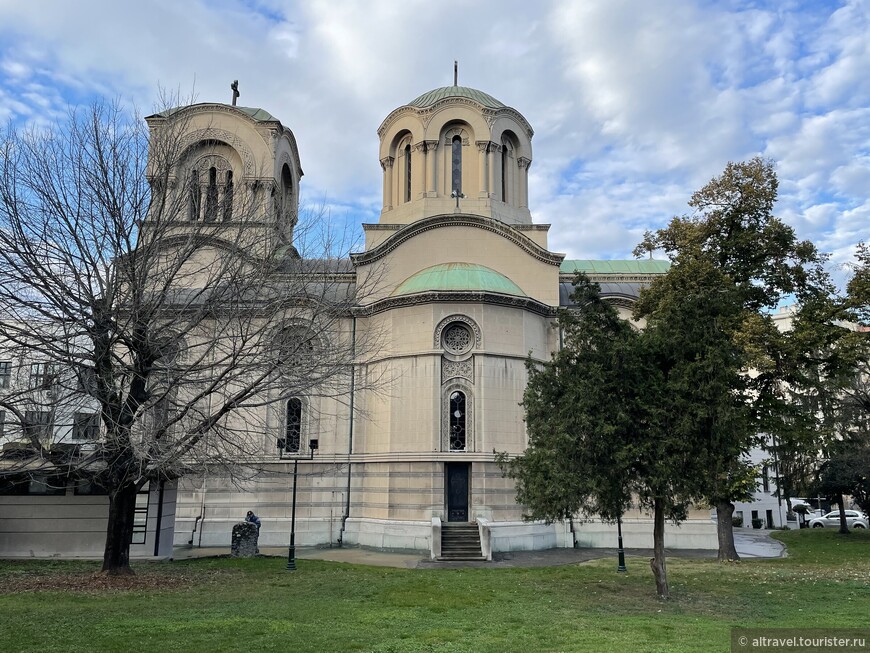 Как и все Александро-Невские соборы и церкви, этот храм назван в честь русского национального святого Александра Невского. 
