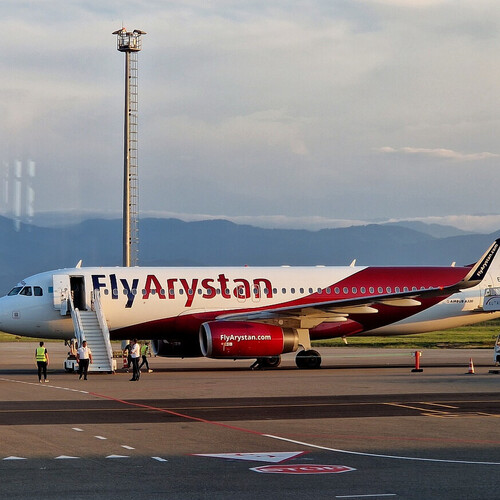На борту самолёта Fly Arystan загорелся рюкзак пассажира
