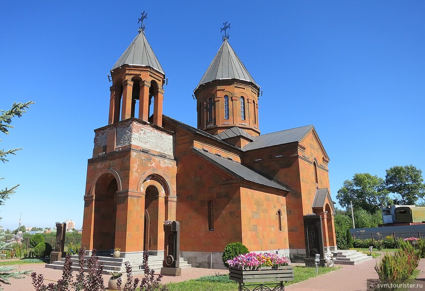 Армянская церковь- Сурб Аменапркич построена в 2014 году,облицована туфом привезенного из Армении.