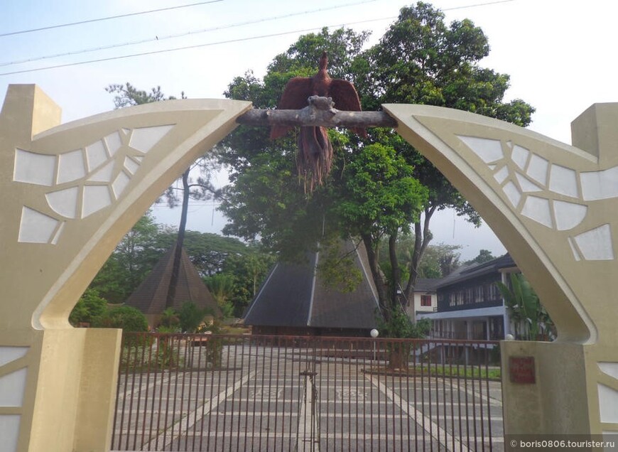Экспозиция папуасов — дальний восток Индонезии