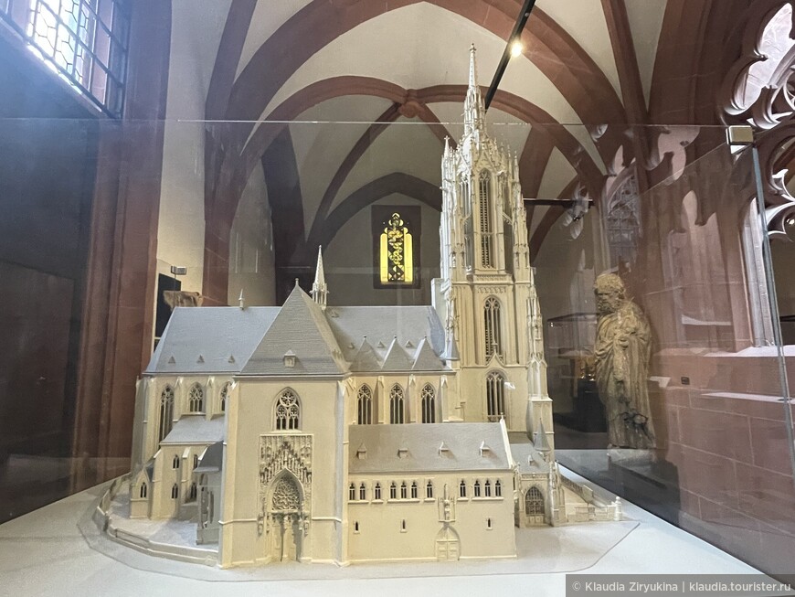 Модель Франкфуртского собора в масштабе 1:50 Карла Пауля Отто Брандта (1895-1976), Гельнхаузен, 1942 год