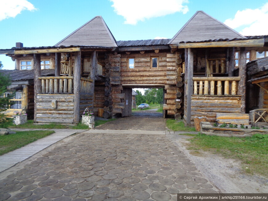 Туристический комплекс Абалак — возле Тобольска — с восстановленной крепостью 16 века