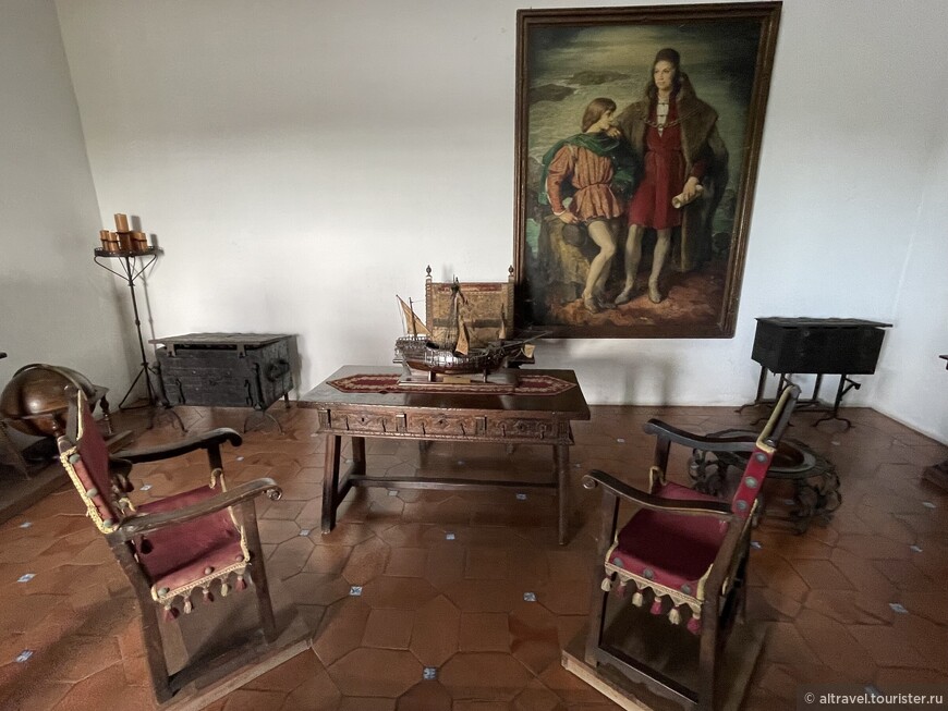 Реконструкция кабинета Диего Колумба с портретом отца и сына. 