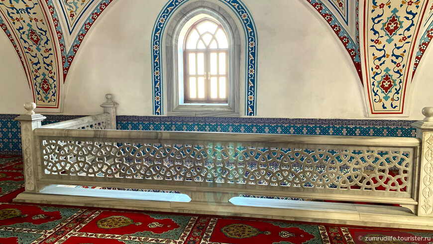 Женская часть в Мечети Merkez Külliye Camii в Манавгате
