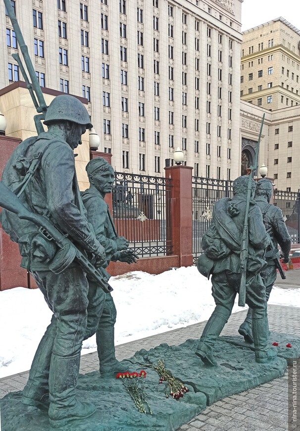 Фрунзенская набережная, Москва