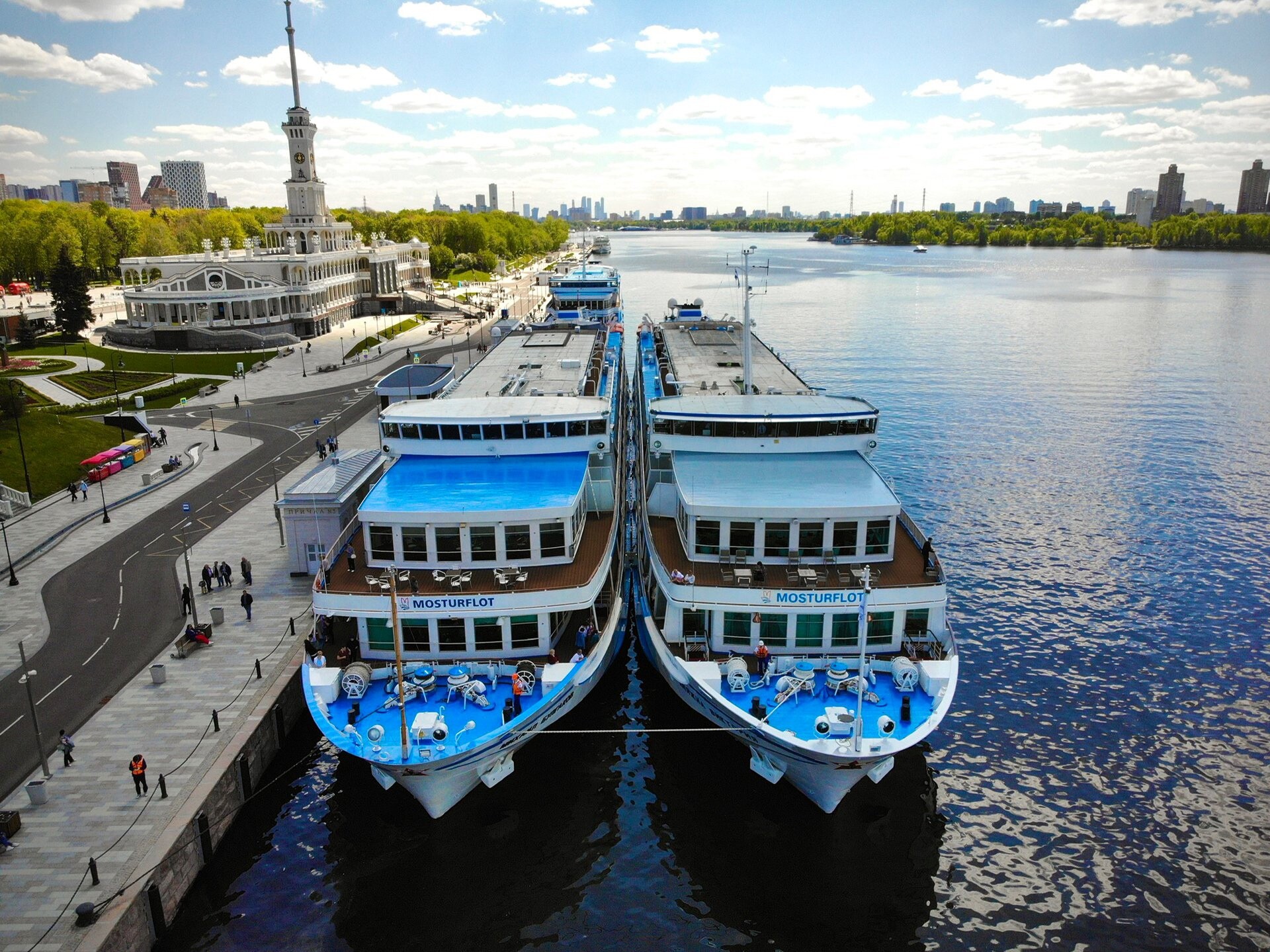Круизы из Москвы в Санкт-Петербург на теплоходе: маршрут, расписание ...