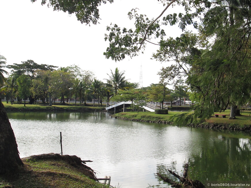 Парк с прудами в честь королевы-матери 