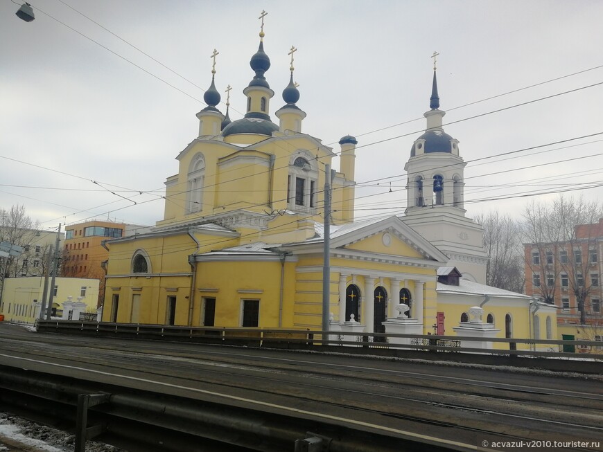 Прогулка от сокольников до Алексеевского монастыря и далее по столице...
