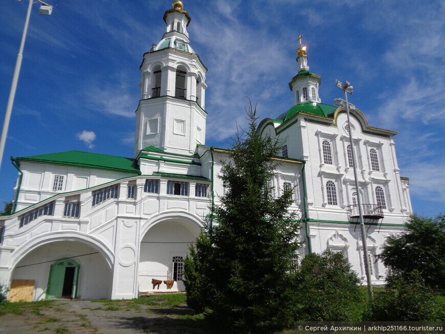 Церковь Святых праведных Захария и Елизаветы — самый красивый собор в Тобольске в стиле сибирского барокко