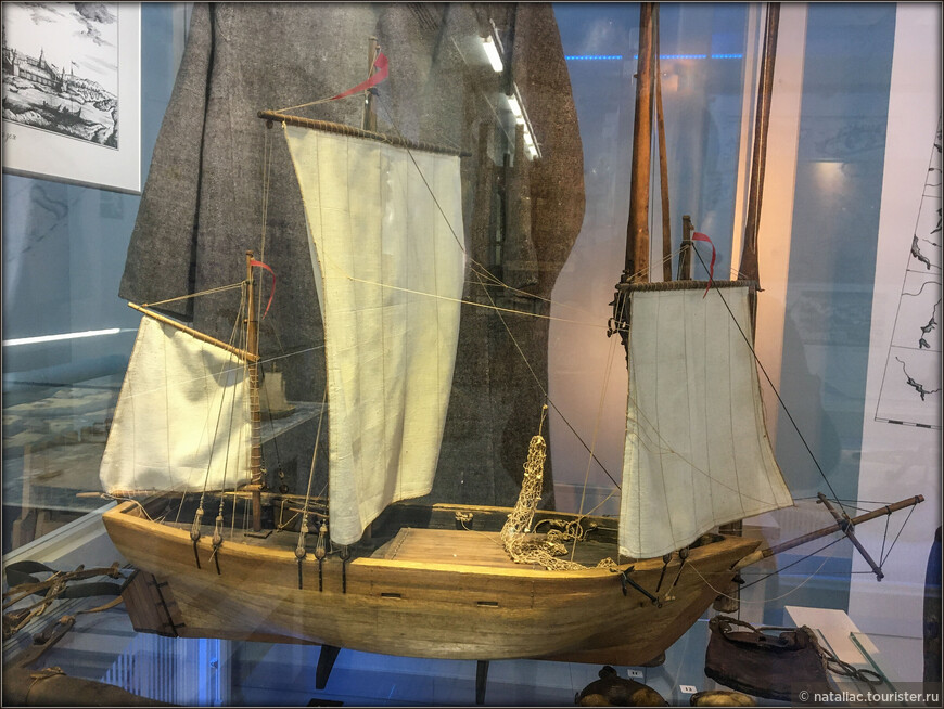 Раньшина-промысловое судно 11-19 века, приспособленное для ранних весенних промыслов рыбы и морского зверя в тяжелых ледовых условиях.