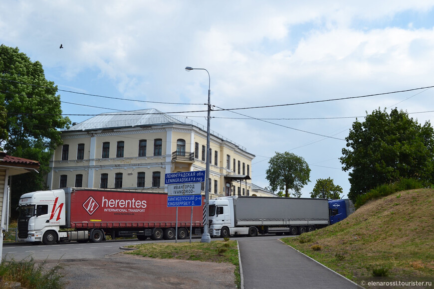 Памятник в обратной перспективе