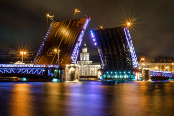 Сезон летней навигации и разведения мостов в Петербурге стартует 10 апреля