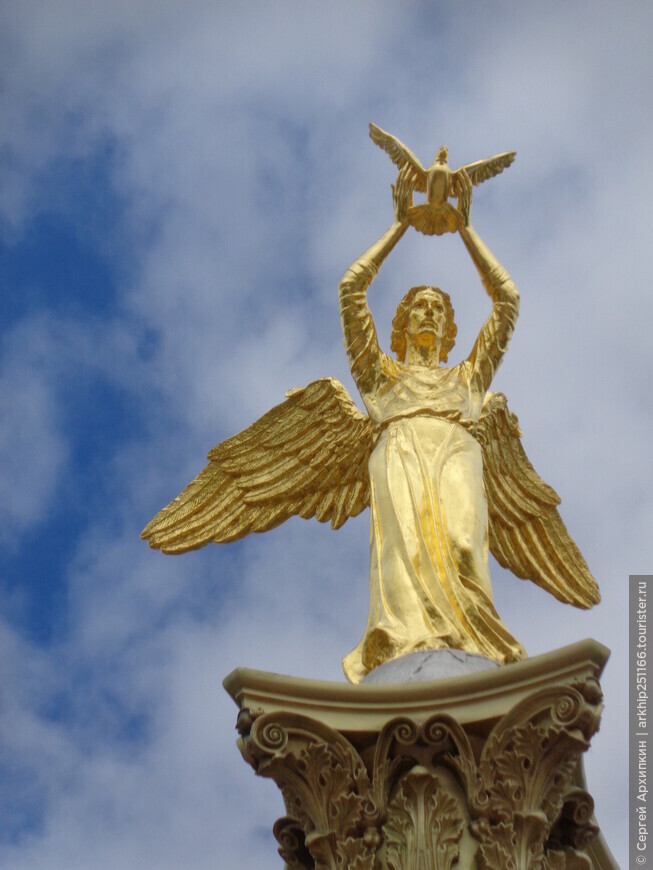 Интересный памятник «Добрый Ангел мира» в Нижневартовске