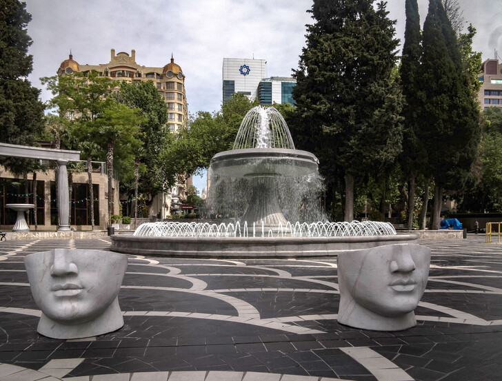 Площадь фонтанов в Баку