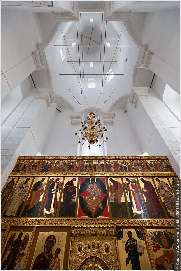 Красивая церковь Вознесения Господня начала 16 века в Коломенском — один из трех объектов Всемирного наследия ЮНЕСКО в Москве