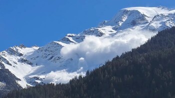 Во французских Альпах сошла лавина, шестеро погибших