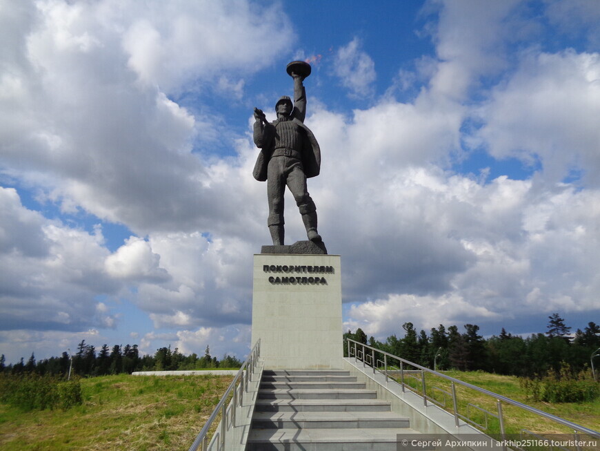 Памятник «Покорителям Самотлора» — главный монумент Нижневартовска