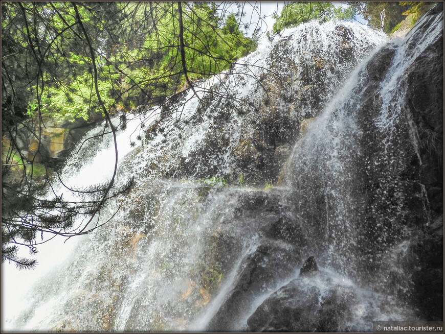 Долина Аксаут, хрустальный водопад и история горного аула