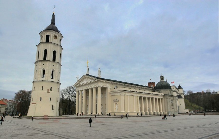 Двадцать двенадцать, хроника. Зарубежье