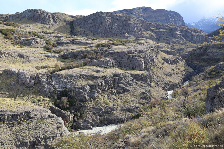 Ущелье реки Фицрой, вытекающей из озера Лагуна-Торре.