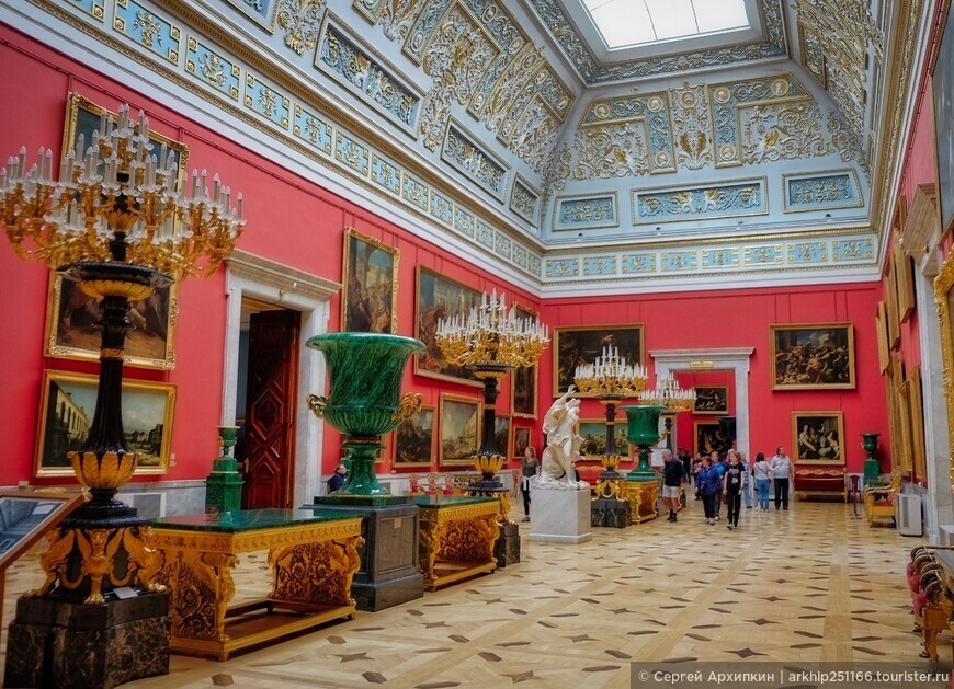 Эрмитаж в Зимнем дворце Санкт-Петербурга — гордость и главный музей России 