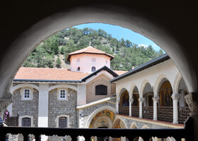 Кипрские монастыри