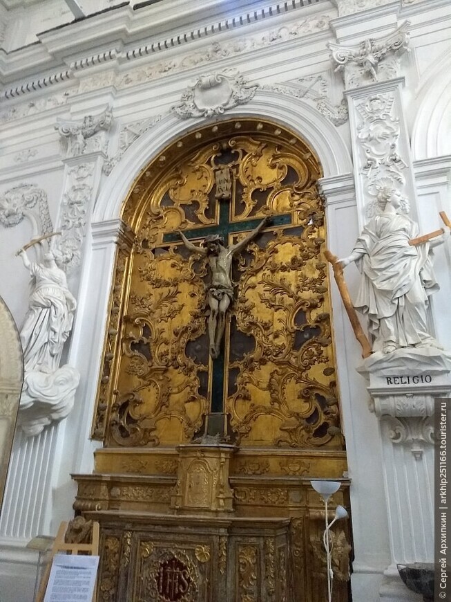 Церковь Сан Лоренцо (Chiesa di San Lorenzo detta del Purgatorio) в Агридженто на юге Сицилии