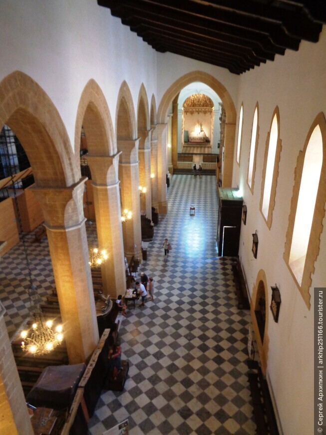Кафедральный собор святого Герланда (11 века) в Агридженто на юге Сицилии