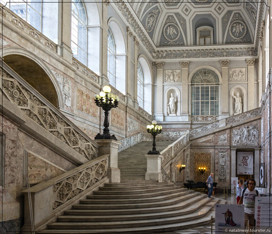 Королевский дворец в Неаполе (Palazzo Reale di Napoli)