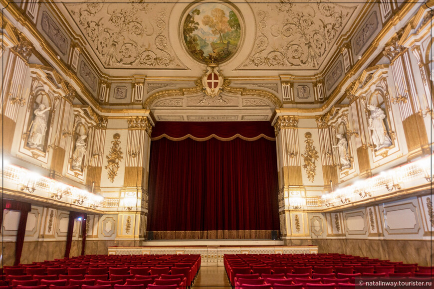 Королевский дворец в Неаполе (Palazzo Reale di Napoli)