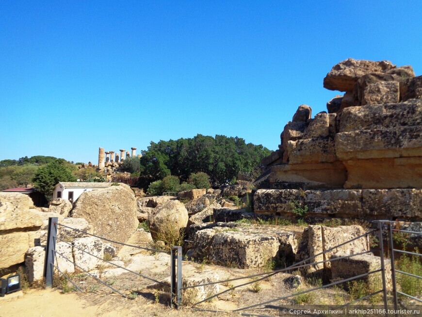 Знаменитая Долина древнегреческих храмов в Агридженто на юге Сицилии — объект Всемирного наследия ЮНЕСКО
