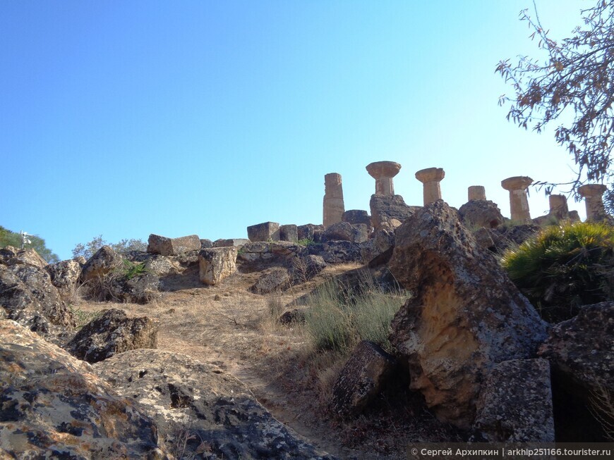 Знаменитая Долина древнегреческих храмов в Агридженто на юге Сицилии — объект Всемирного наследия ЮНЕСКО