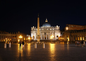 Ватикан ночью
