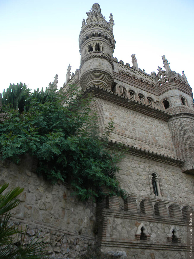 Замок Коломарес