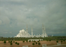 Абу-Даби, Белая мечеть