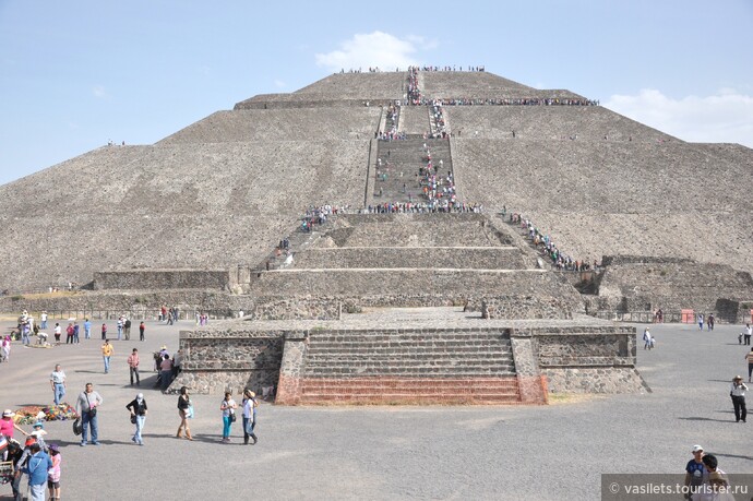 Мехико и пирамиды Теотиукана