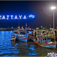 Сиамский залив в Паттайе ночью (Таиланд)