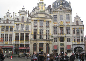 Красивейшая  в Европе площадь  - в  Брюсселе.