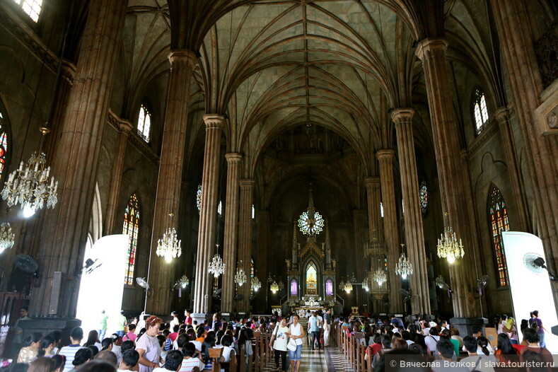 Церковь Сан Себастьян в Маниле. Самая большая металлическая церковь в мире.
