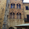 Роскошные средневековые фасады