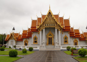 Мраморный храм (Wat Benchamabophit).