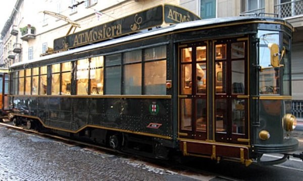 Трамвай-ресторан в Милане