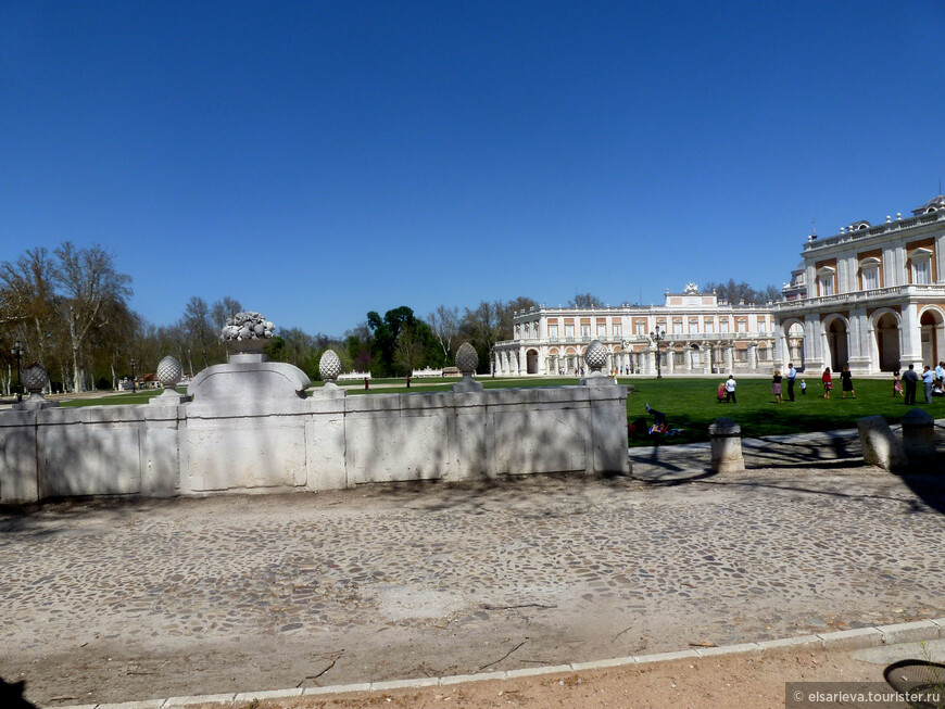 Аранхуэс. Испания. Королевский дворец. Парки и сады