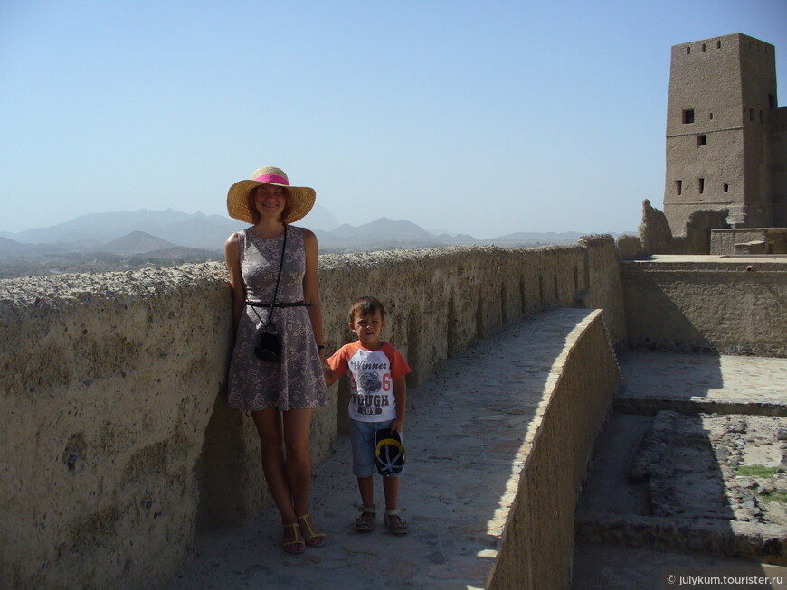 На крепостной стене форта Бахла.