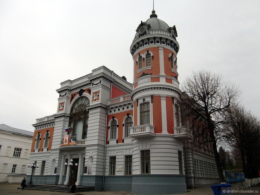 Дом-памятник И. А. Гончарову (сейчас художественный и краеведческий музеи)